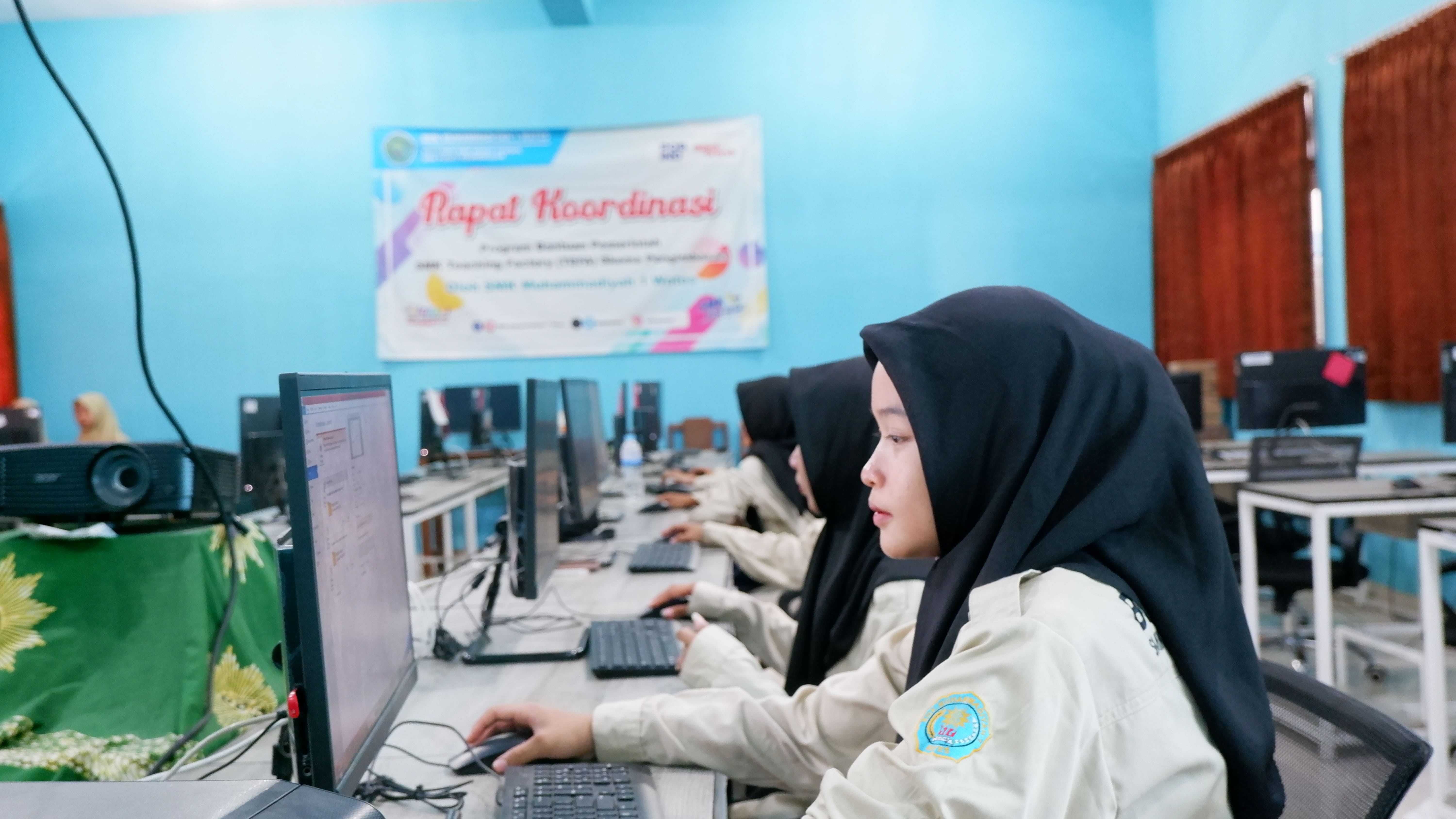 PROGRAM KEAHLIAN BISNIS DIGITAL