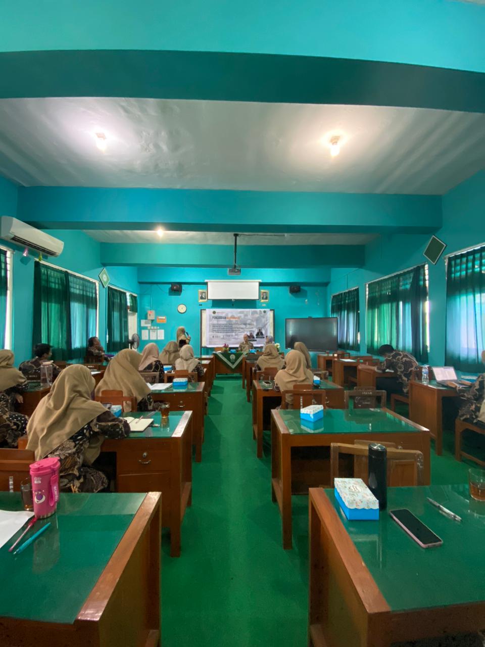 Workshop Pengelolaan Unit Usaha Produktif di SMK Muhammadiyah 1 Wates